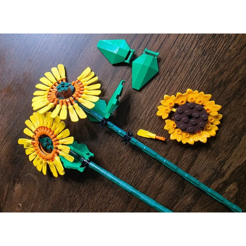 Sunflower Building Kit - 2 Sunflowers With Stems & Leaves - DIY - Picture 3 of 15